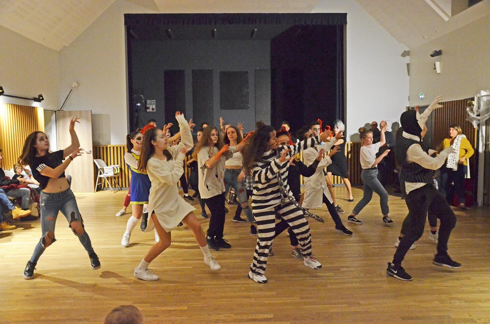 Salle des Fetes - Photo 2